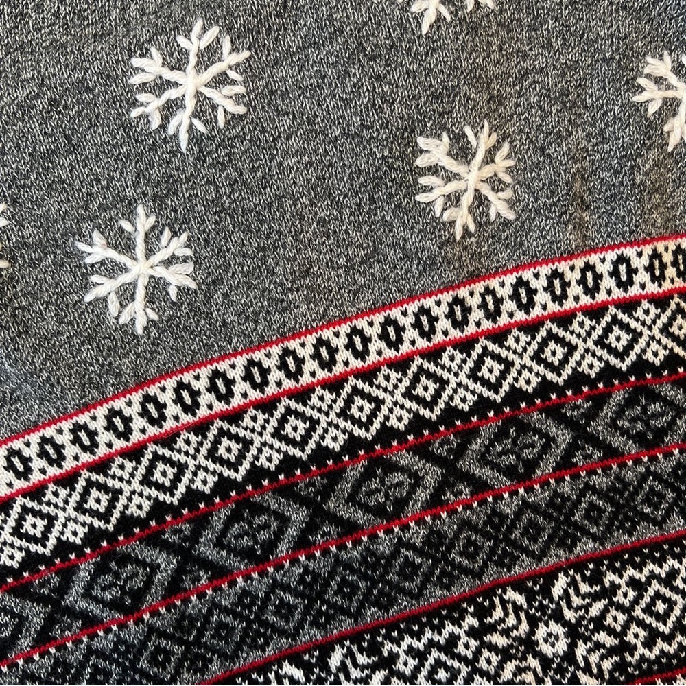 Hanna Andersson Gray Black Snowflake Sweater dress - Picture 6 of 12